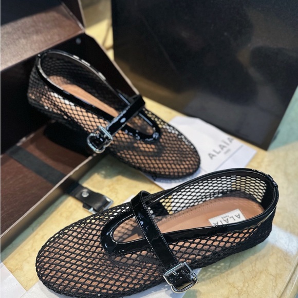 Alaia Black Mesh Flats - Picture 3 of 7